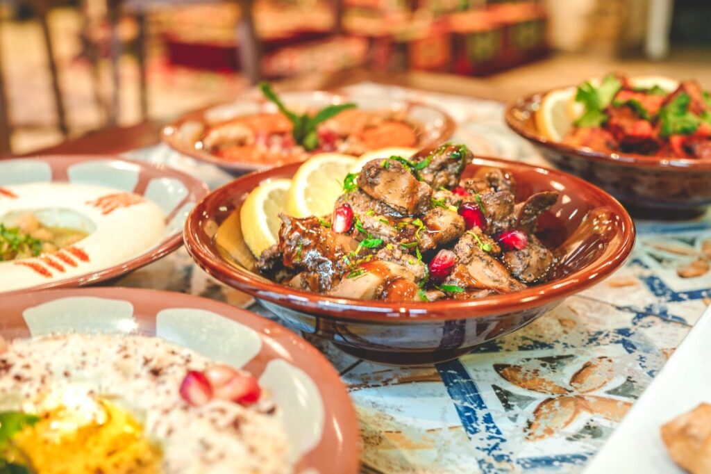 meleg mezze kínálat, keleti ízek a Leila's Étteremben