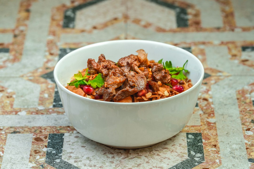 fatteh bárányhússal, bárány ételek a leila's libanoni étteremben